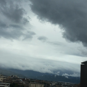 黒雲は流れるの画像