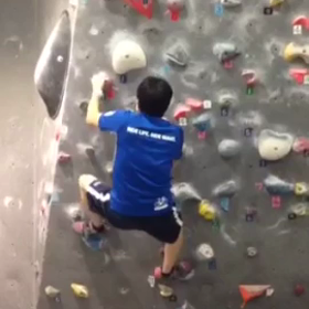 今日もボルダリングの画像