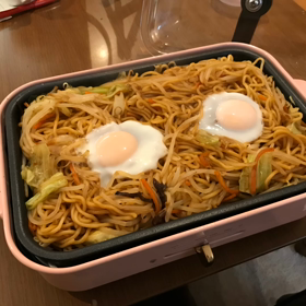ホットプレートで焼きそばの画像