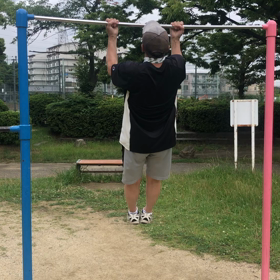 70才で懸垂のトレーニングやってる！！とんでもない爺さんやで！！の画像