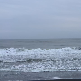 4月30日千葉北、東浪見の朝の波の画像