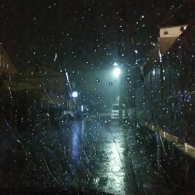 スーパーから出るとの画像