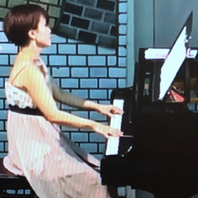 イントロクイズですの画像