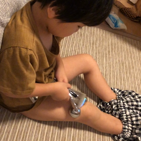 母の真似する息子の画像