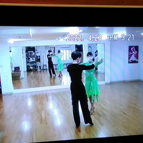 ドレスでルンバの画像