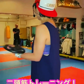 二の腕トレーニングの画像