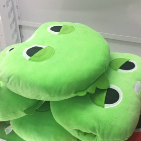 ガチャピンのクッションの画像