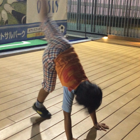 倒立歩行☝️猛練習中‼️の画像