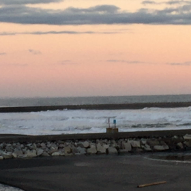 12月13日千葉北、東浪見の朝の波の画像
