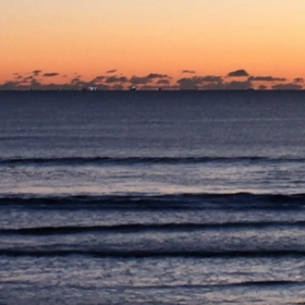 12月28日千葉北、東浪見の朝の波の画像
