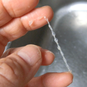 鼓膜の内側に溜まっている液の画像