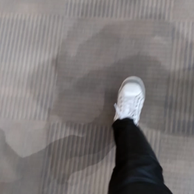 アキレス腱断裂108日目の歩行の画像