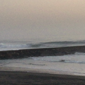 2月7日千葉北、東浪見の朝の波の画像