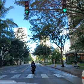 ハワイから今日のクヒオ通りの画像