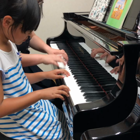 ❤️姉妹連弾  陰では肘鉄⤵️の画像