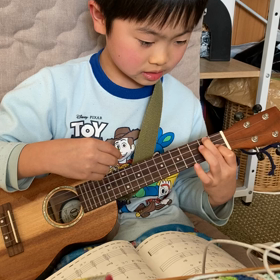 ウクレレ　次男　さんぽの画像