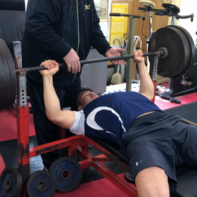 菅原君のベンチプレスの画像