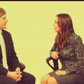 一生懸命働いてる英語、例文たっぷりの画像