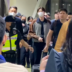 ジョンソク君到着の画像