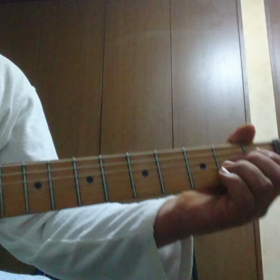 手元をアップで…の画像