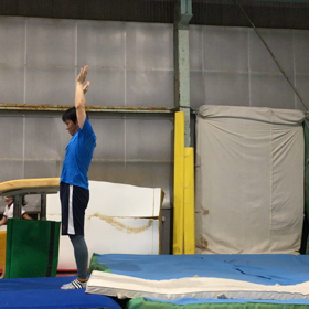 バク転 奮闘中の画像