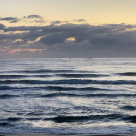 11月2日千葉北、東浪見の朝の波の画像