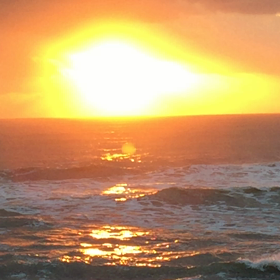 10月28日千葉北、東浪見の朝の波の画像