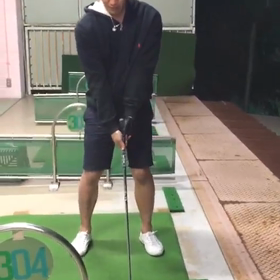 正面からのスイングの軌跡の画像