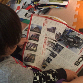 車とアンパンマンをこよなく愛する息子の画像