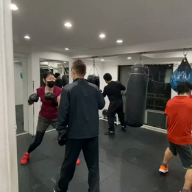 ジムのトレーニング風景動画の画像