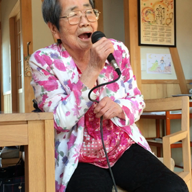 カラオケ女王の画像