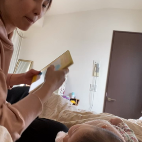 お昼の絵本タイム…✨の画像