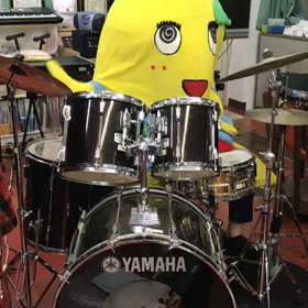 ドラム演奏するなっしー！の画像