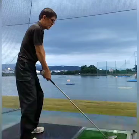 腕の力を抜くにはグリップから！の画像