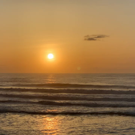 5月25日千葉北、東浪見の朝の波の画像