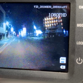 車は急に止まれない。の画像