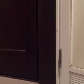 ニョキっと出た手の画像