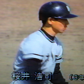 武器を持つ。の画像