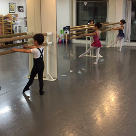 バレエレッスンの画像