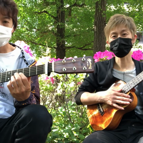 東京のどこかの公園で「オレンジの自転車」の画像