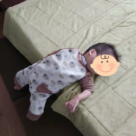 首はすわってないけれどの画像