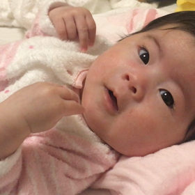 指しゃぶりの画像