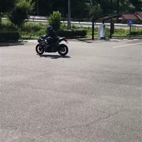 自分を幸せにする要因を他人に求めず自分だけに基づく者は幸せに過ごす最善の方策を持つの画像