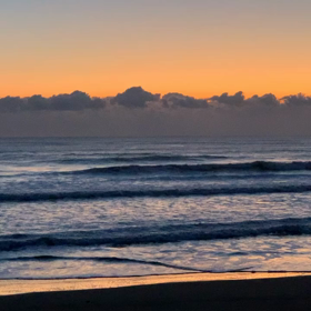 1月3日千葉北、東浪見の朝の波の画像