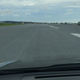 普天間基地の滑走路の画像