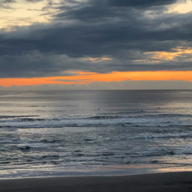 10月25日千葉北、東浪見の朝の波の画像