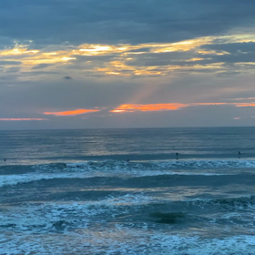 10月4日千葉北、東浪見の朝の波の画像