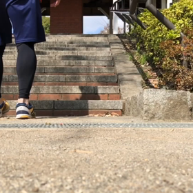 公園でジャンプトレーニングの画像