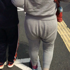 手を借りての画像