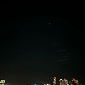 442年ぶりの皆既月食×惑星食の画像